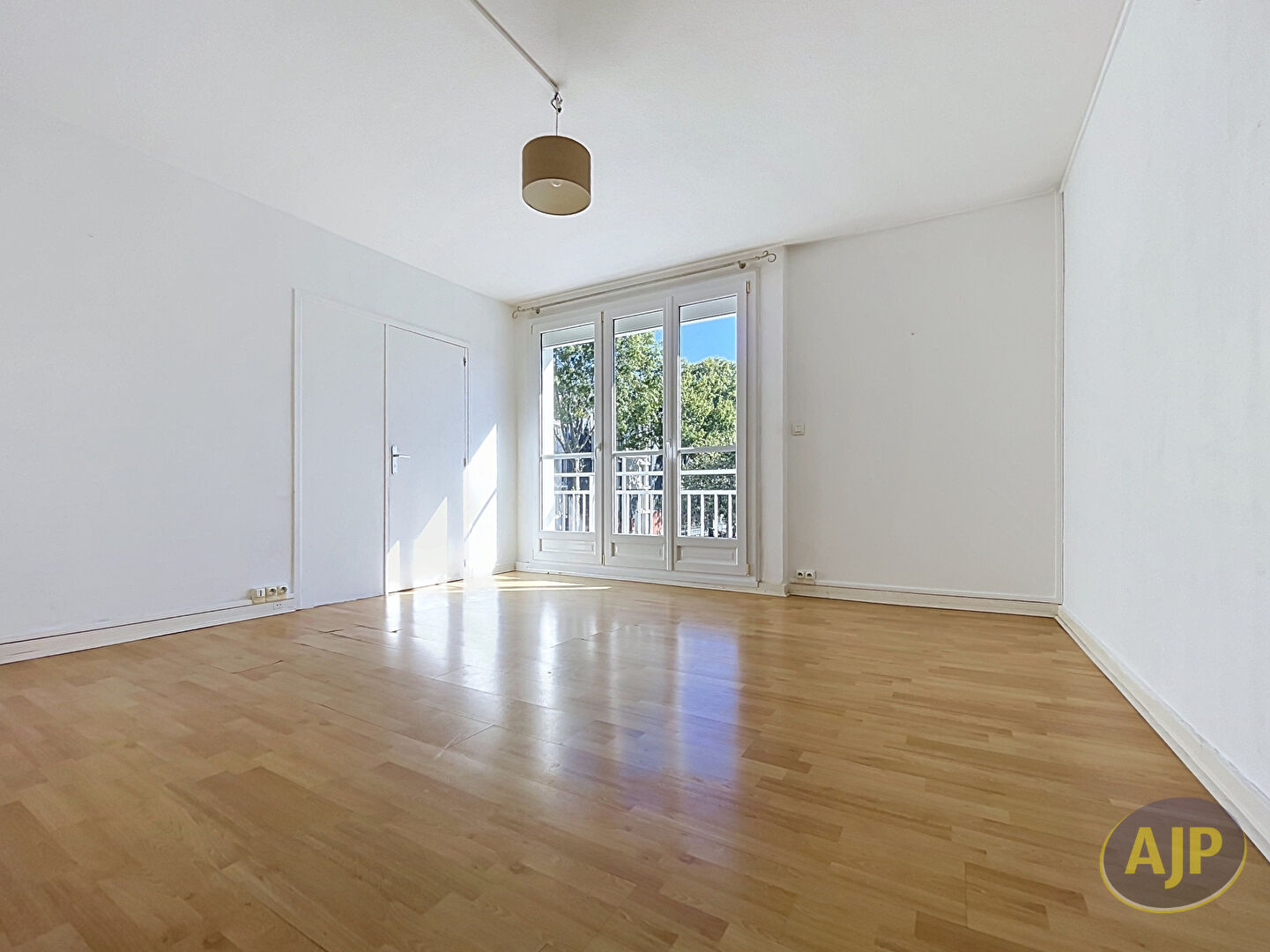 T4 + balcon 71m2 // Rezé // Jean Perrin - photo 1