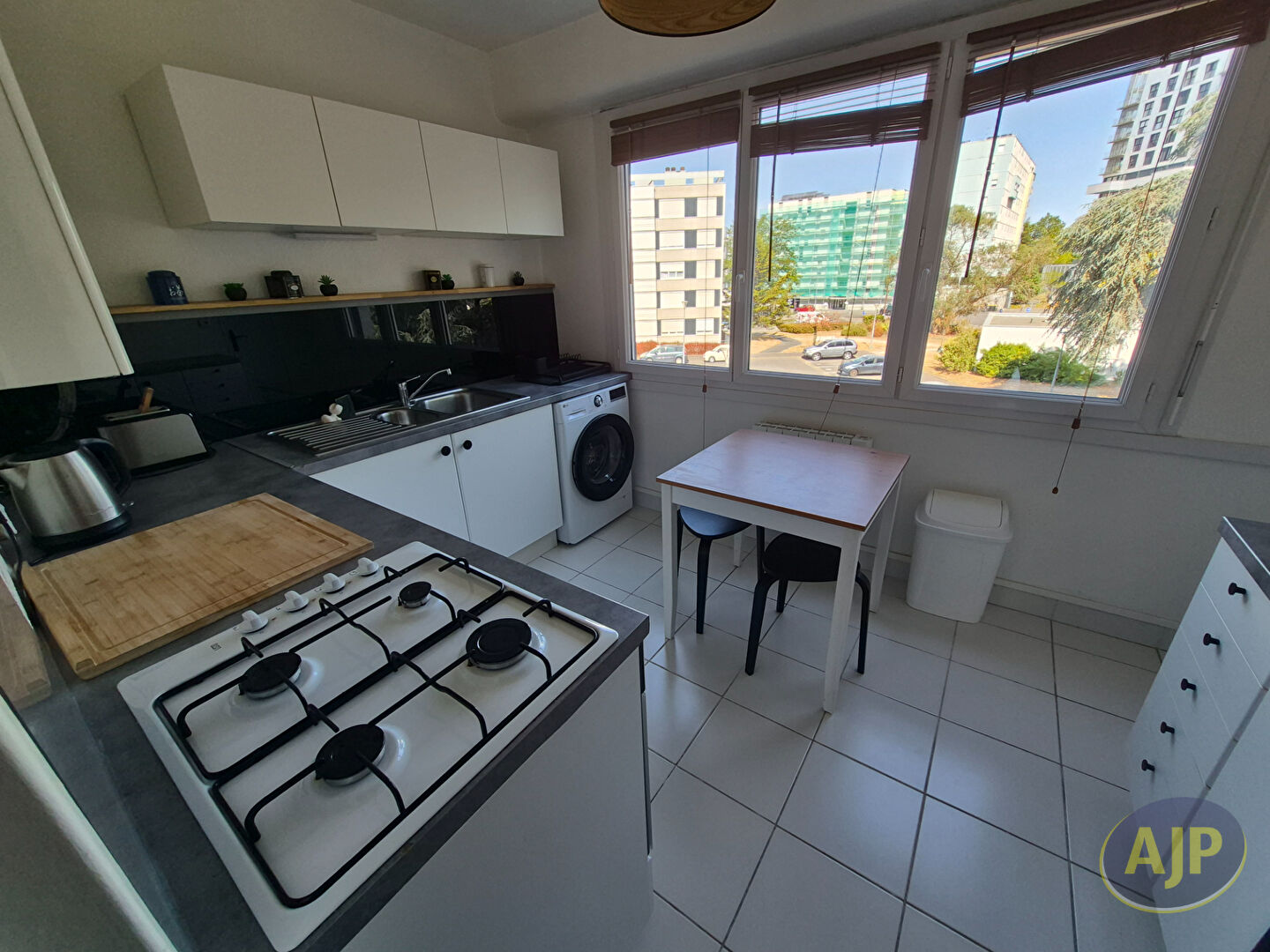 Nantes  Appartement Meublé 4 pièces 79.29 m2 - photo 2