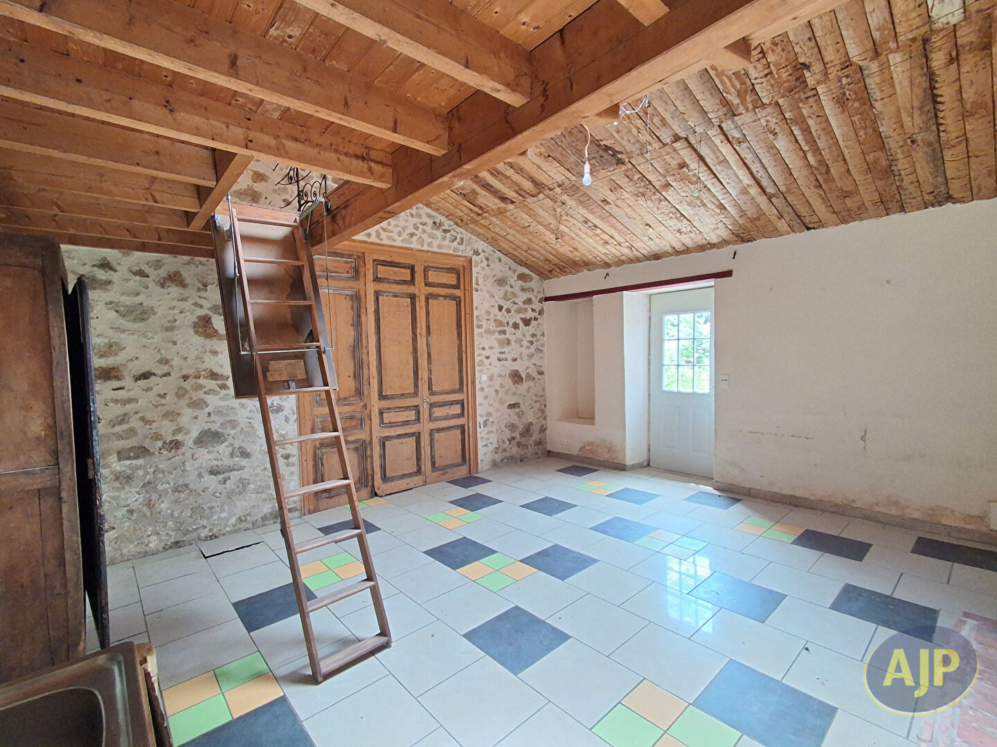 IMMEUBLE DE RAPPORT SAINTE FLAIVE DES LOUPS - photo 2