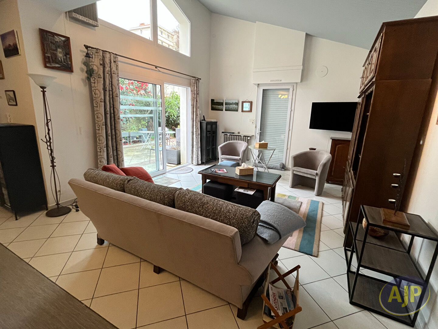 Maison meublée La Roche Sur Yon 5 pièce(s) 155 m2 - photo 2