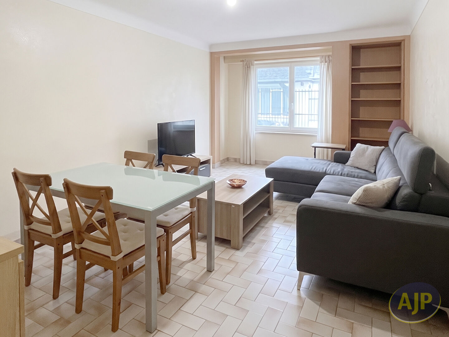 A deux pas du centre ville - Appartement de 65 m² - 2 chambres - photo 1