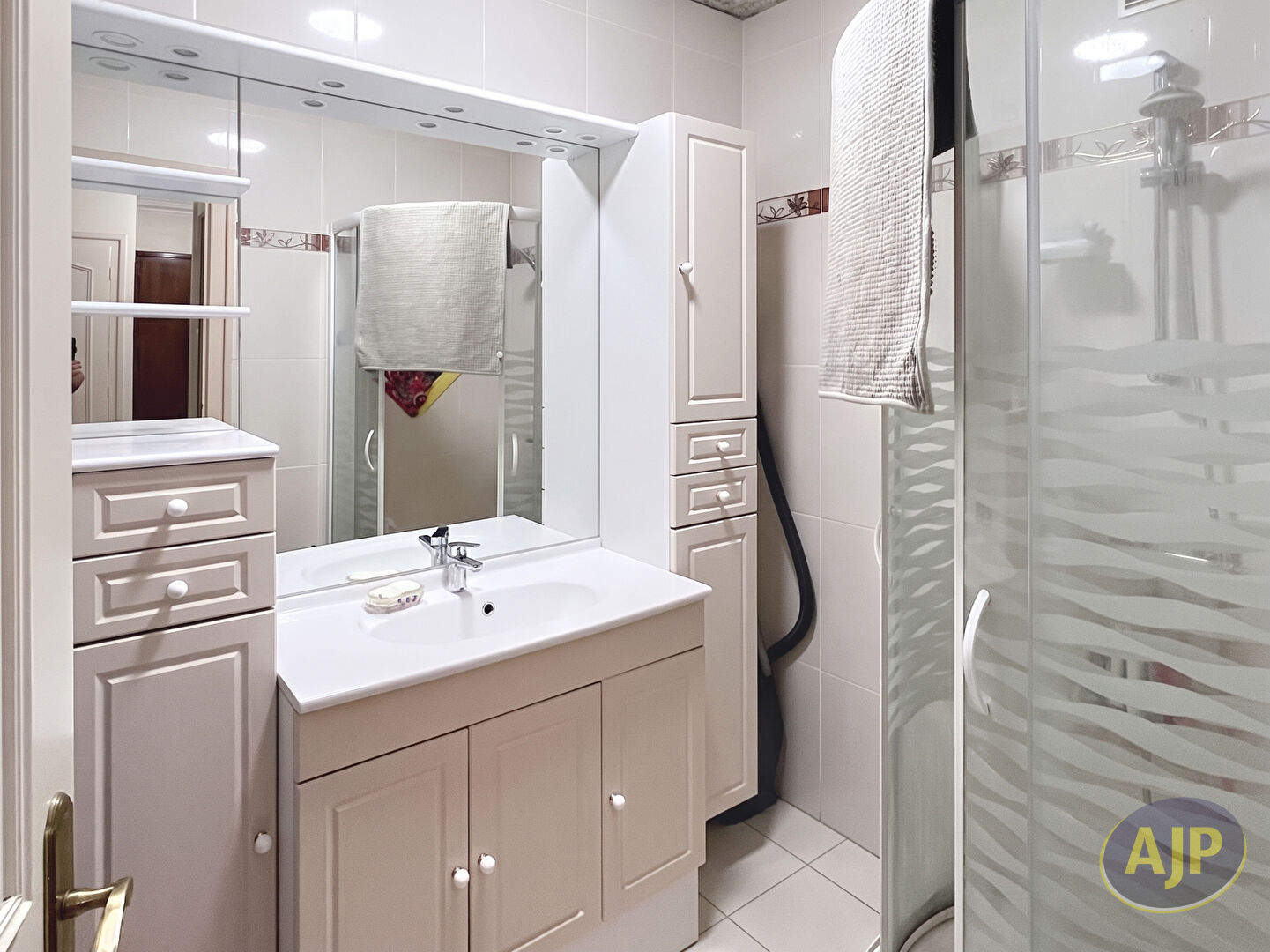 A deux pas du centre ville - Appartement de 65 m² - 2 chambres - photo 5