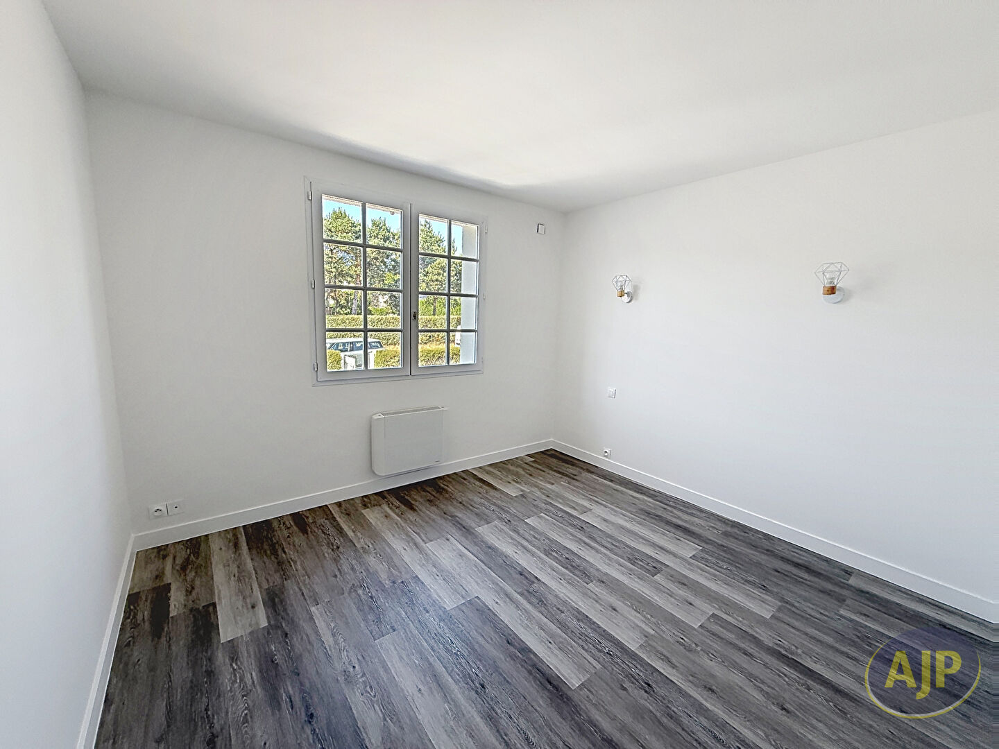 Maison rénovée des années 80 à VAIRE - photo 5
