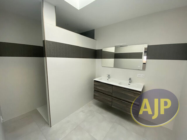 Maison neuve 3 Chambres St HILAIRE DE CHALEONS - photo 3
