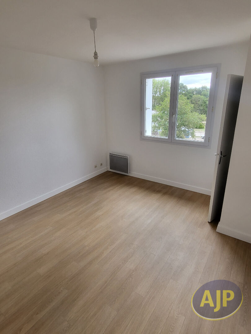 Appartement 3 pièces 56m2 à 5 km du centre de Ste Pazanne - photo 6