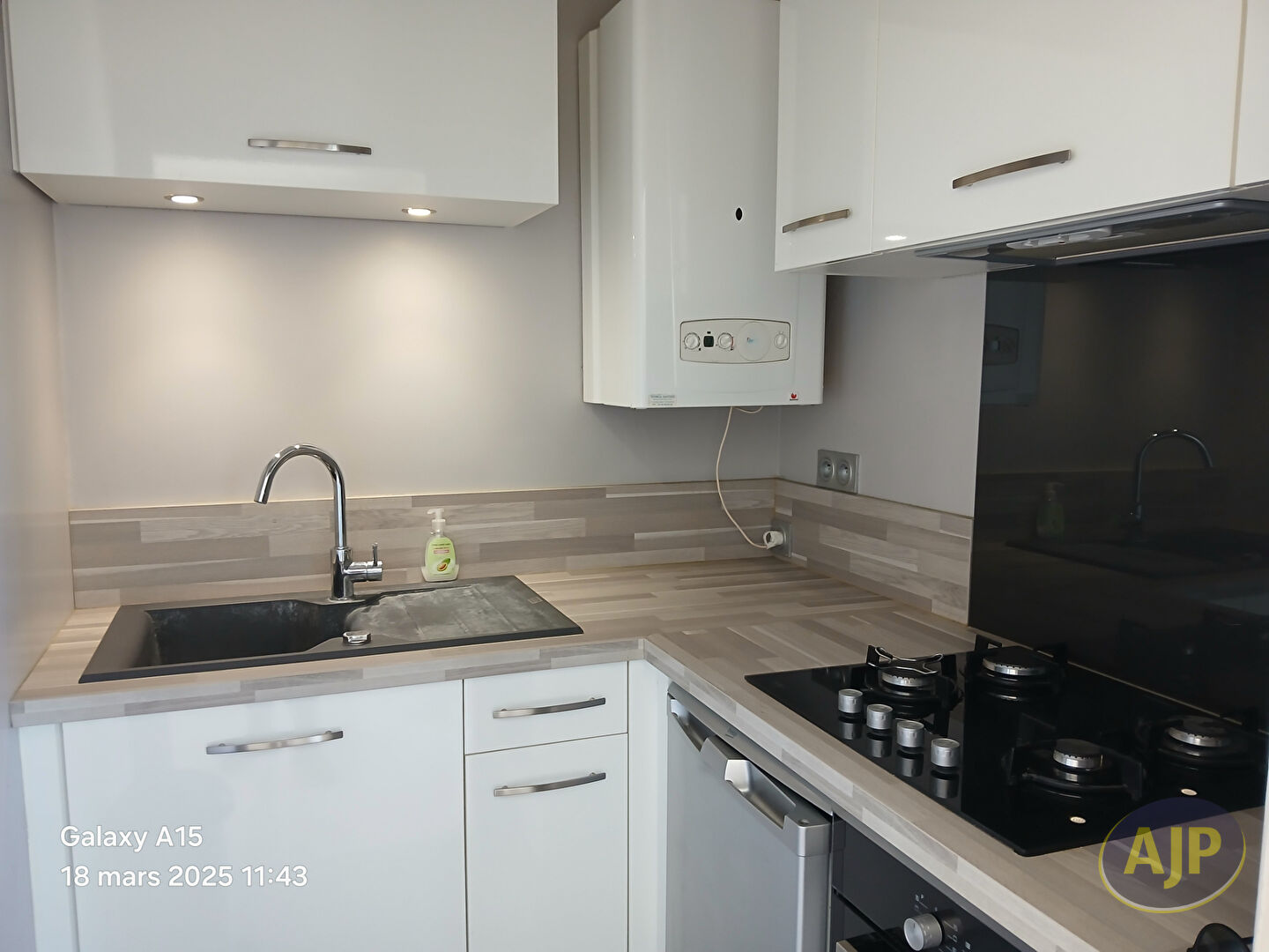 RESIDENCE ST PIERRE-T2 -SAINTES - photo 1