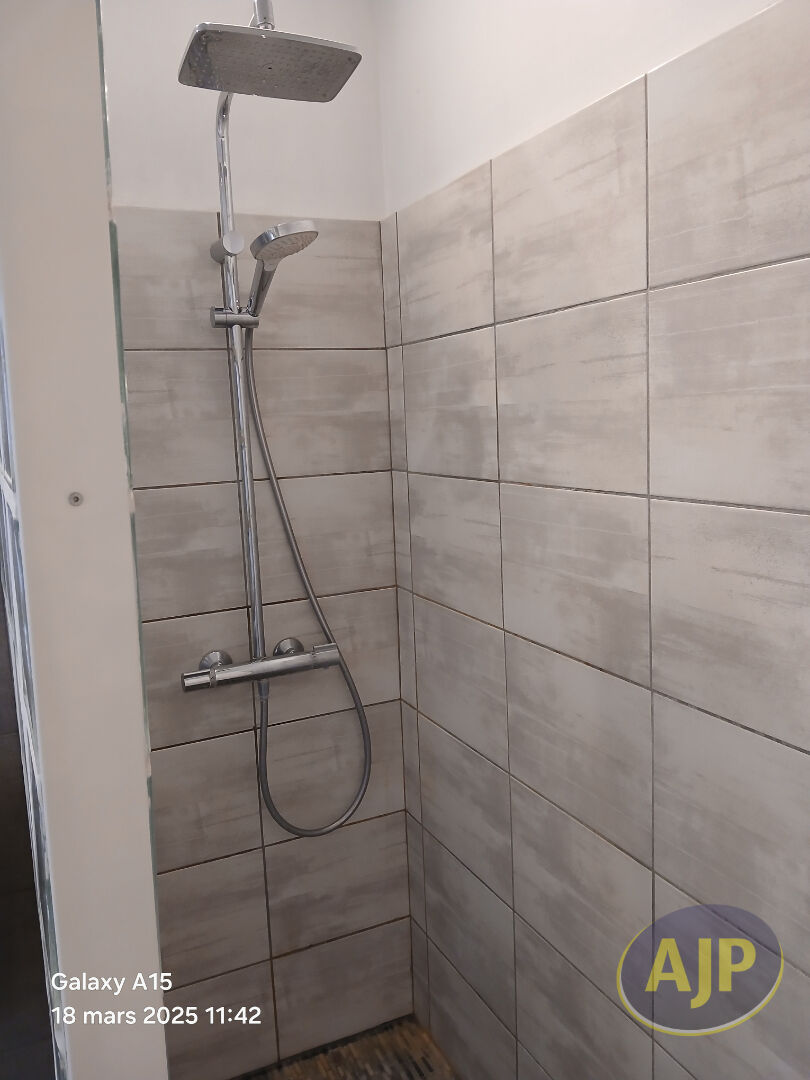 RESIDENCE ST PIERRE-T2 -SAINTES - photo 3