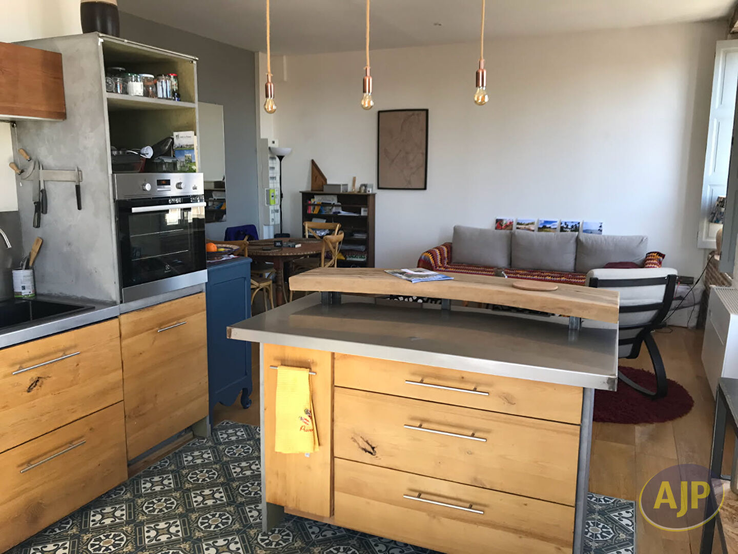 DUPLEX MEUBLÉ QUARTIER ST VIVIEN -  73.12 m2 - photo 3