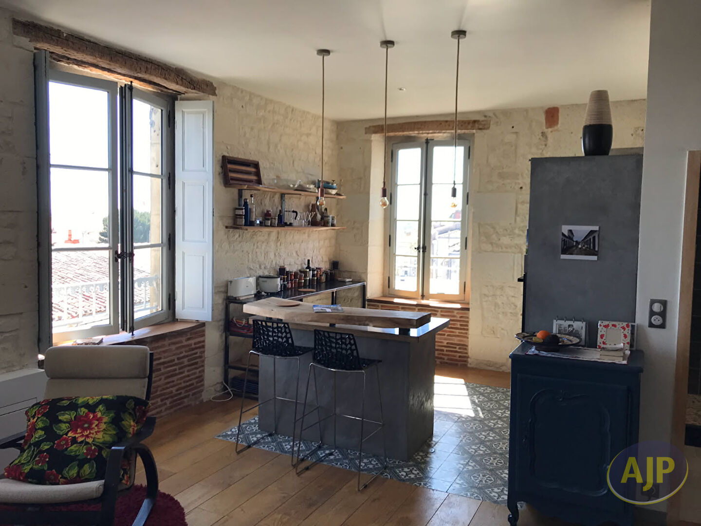 DUPLEX MEUBLÉ QUARTIER ST VIVIEN -  73.12 m2 - photo 4