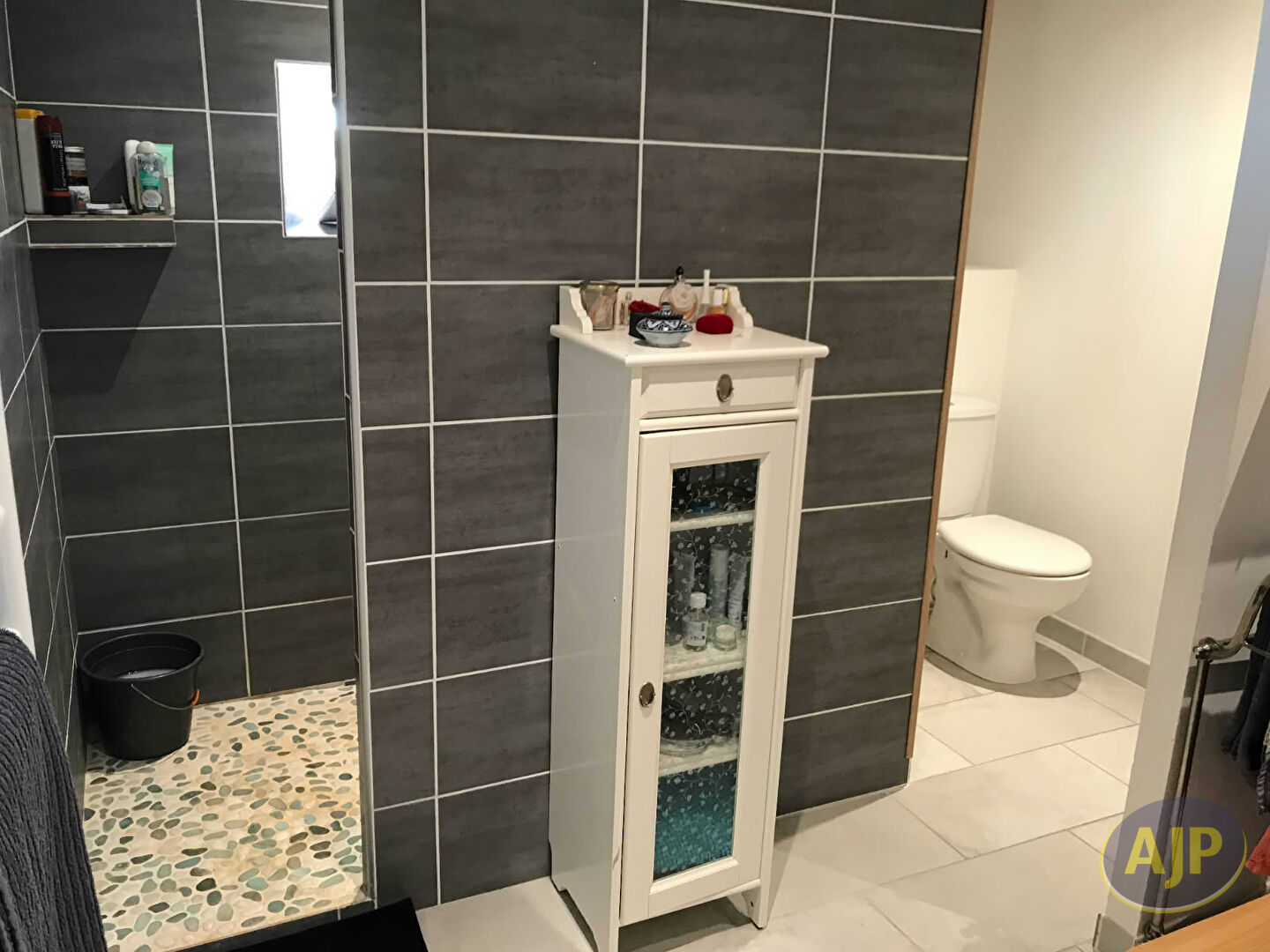 DUPLEX MEUBLÉ QUARTIER ST VIVIEN -  73.12 m2 - photo 7