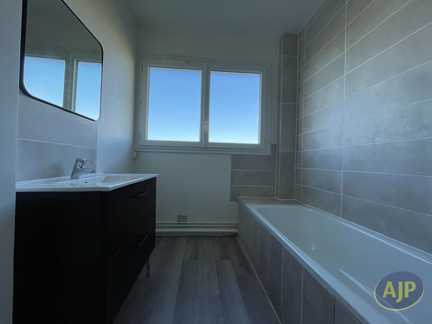 Appartement  4 pièce(s) SAINTES - photo 6