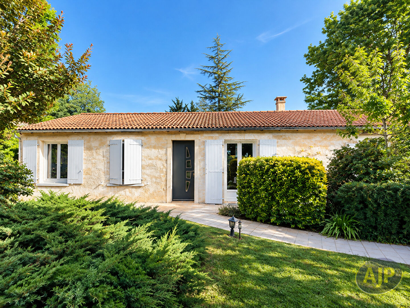 Maison Saint Georges Des Coteaux - photo 1