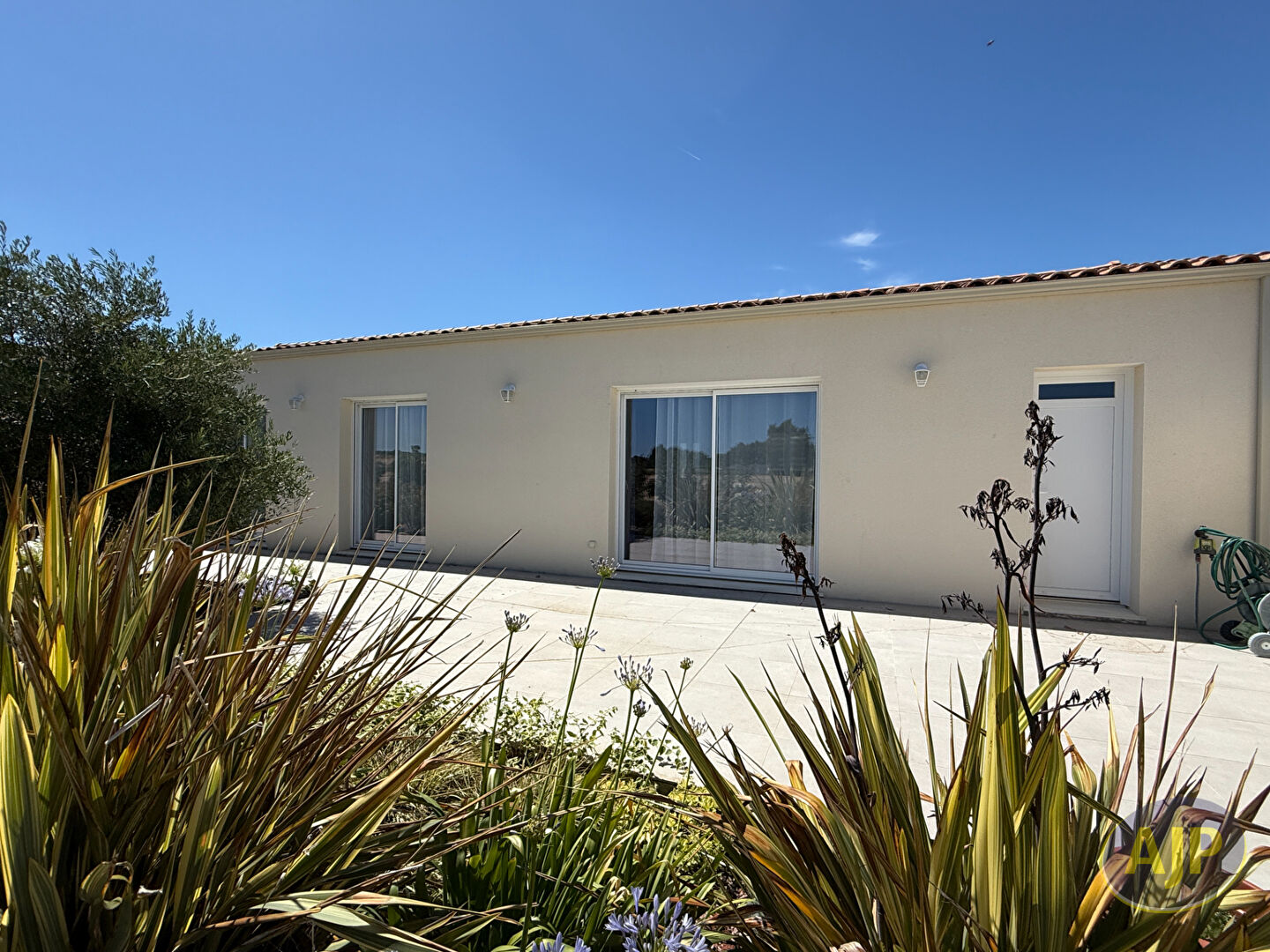 Maison Ecoyeux 5 pièce(s) 103.42 m2 - photo 1