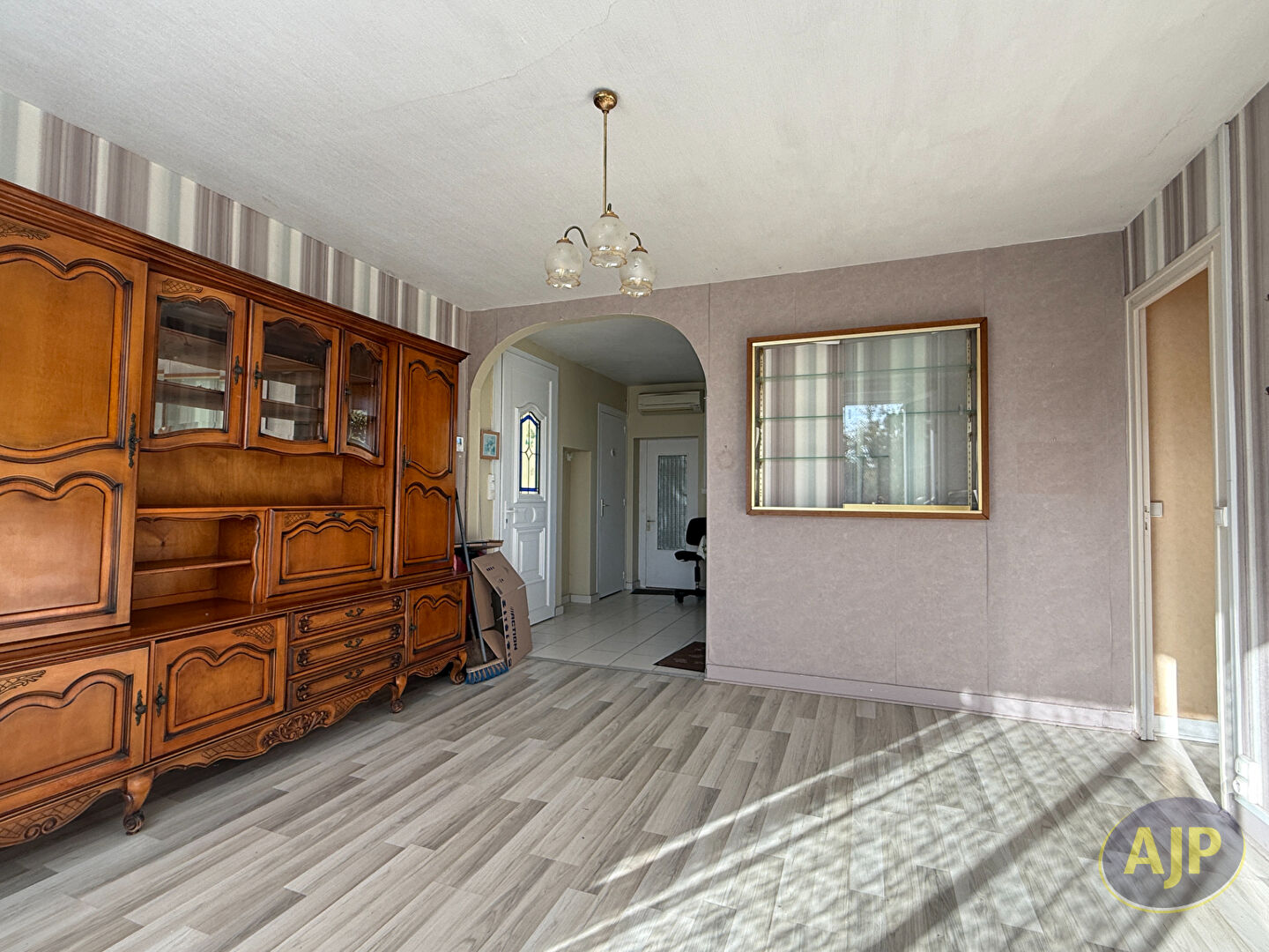SAINTES RIVE GAUCHE MAISON DE PLAIN-PIED, 3 CHAMBRES ET GARAGE - photo 2