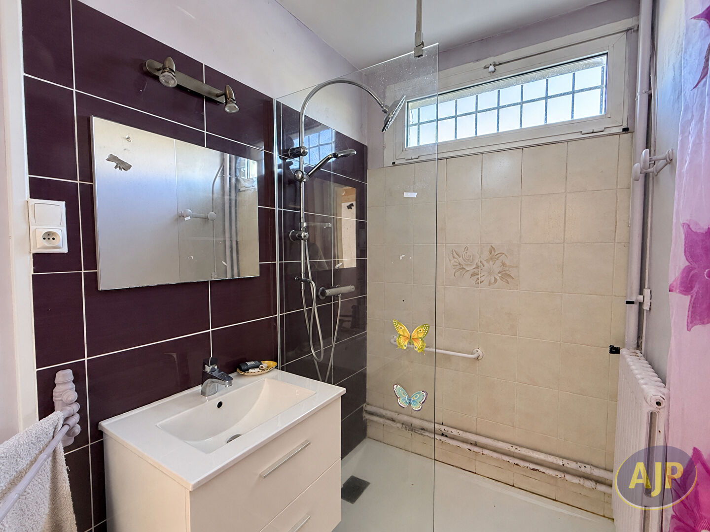 SAINTES RIVE GAUCHE MAISON DE PLAIN-PIED, 3 CHAMBRES ET GARAGE - photo 4
