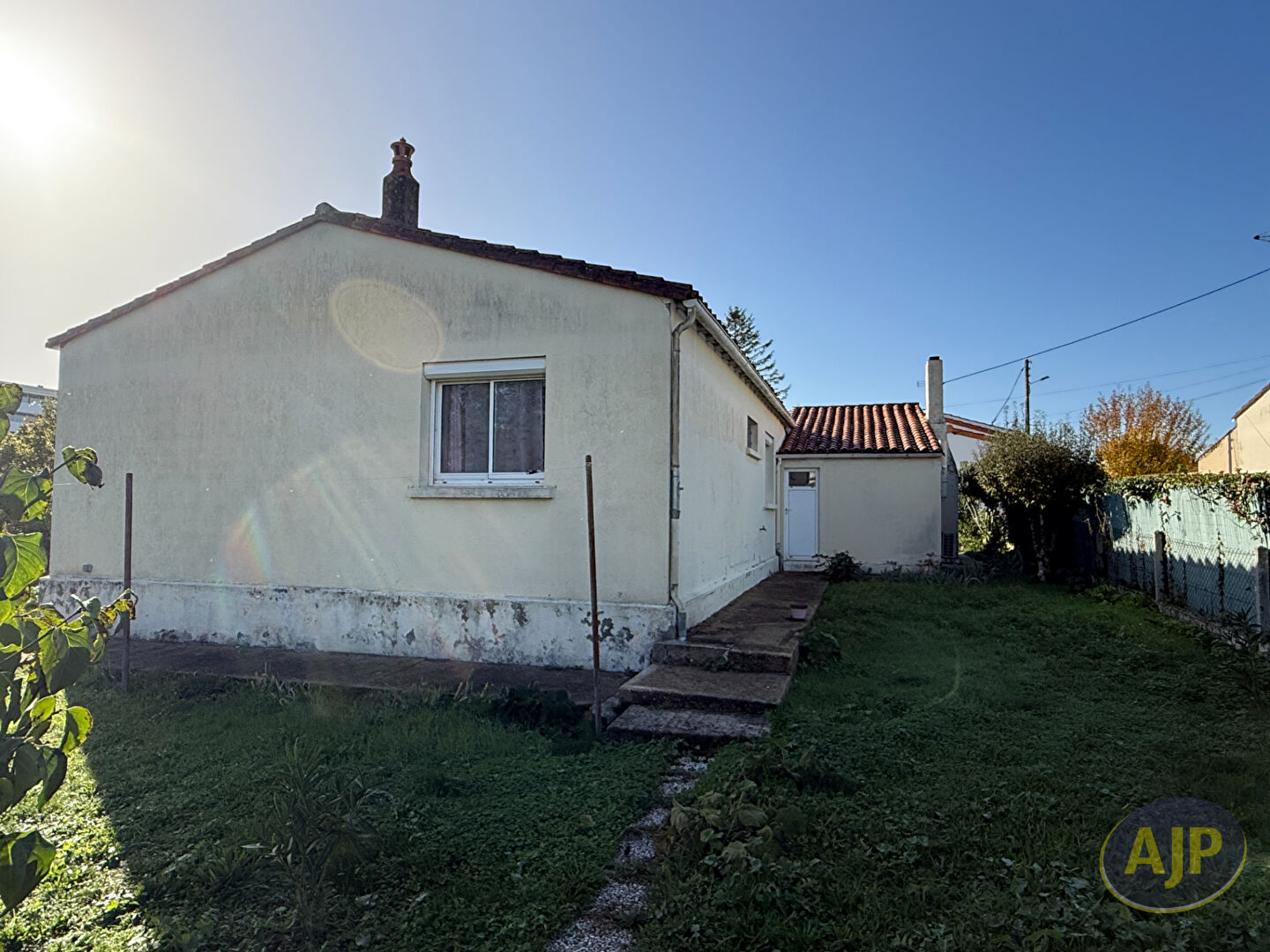 SAINTES RIVE GAUCHE MAISON DE PLAIN-PIED, 3 CHAMBRES ET GARAGE - photo 12
