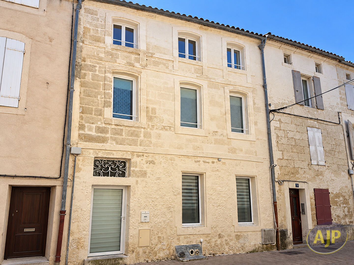SAINTES Maison 108.8 m2 - photo 1