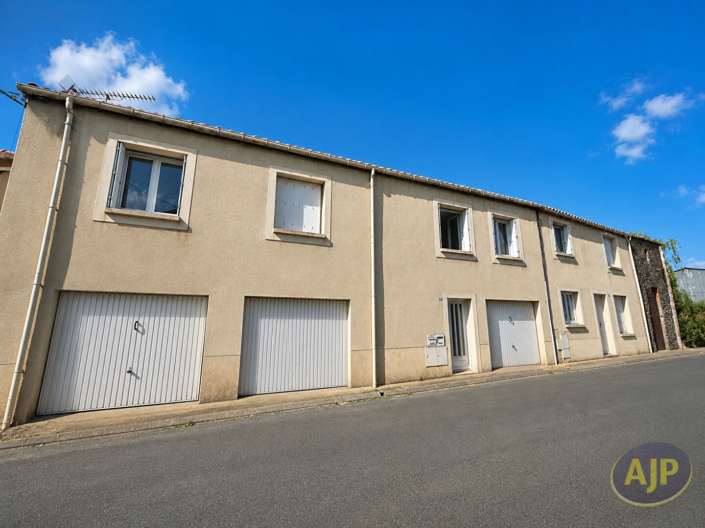 Immeuble en monopropriété - SANS LOCATAIRE - photo 1