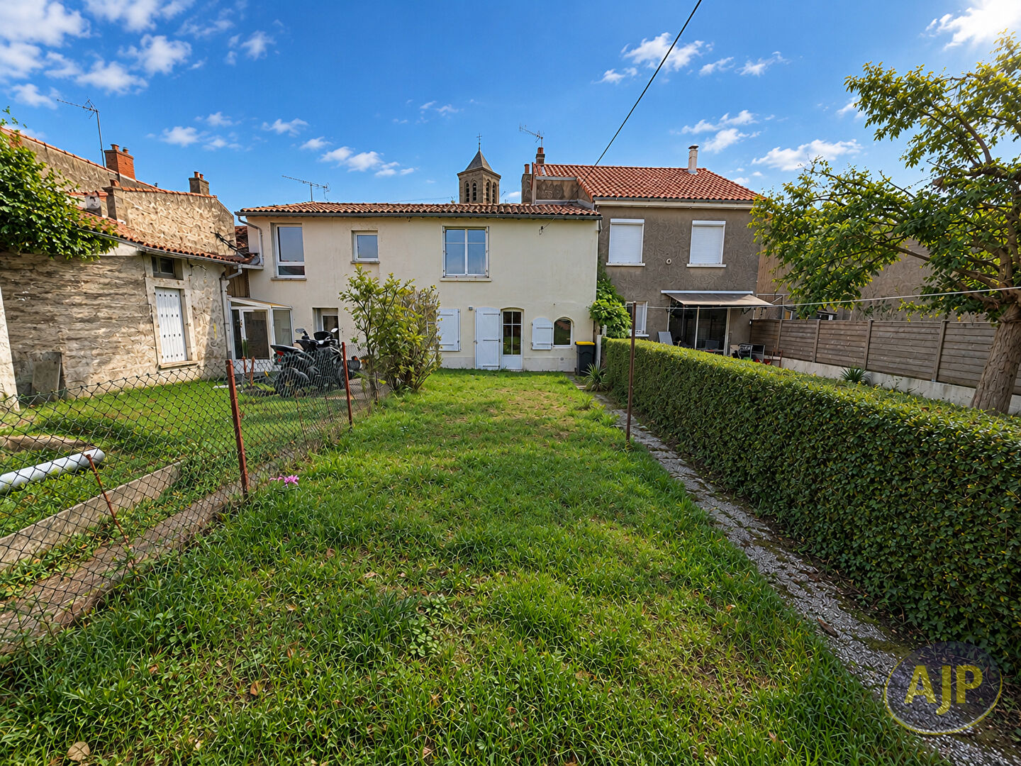 Maison Sevremoine - photo 1
