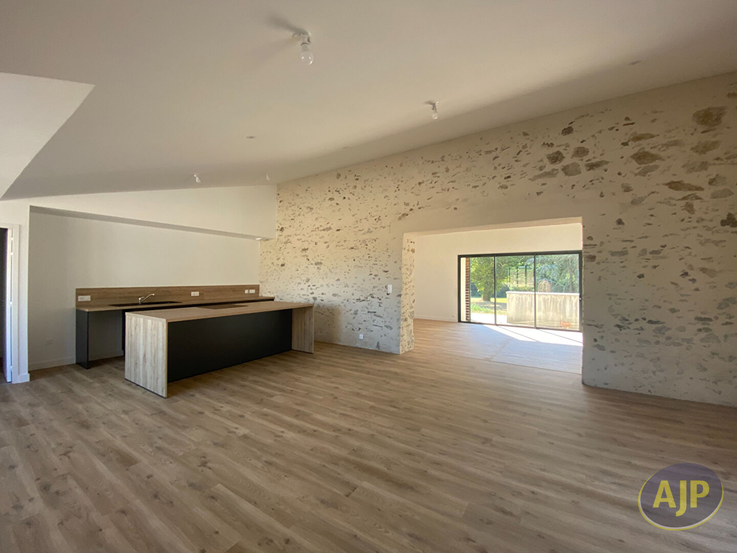 Maison T4 - CORCUE SUR LOGNE - photo 3