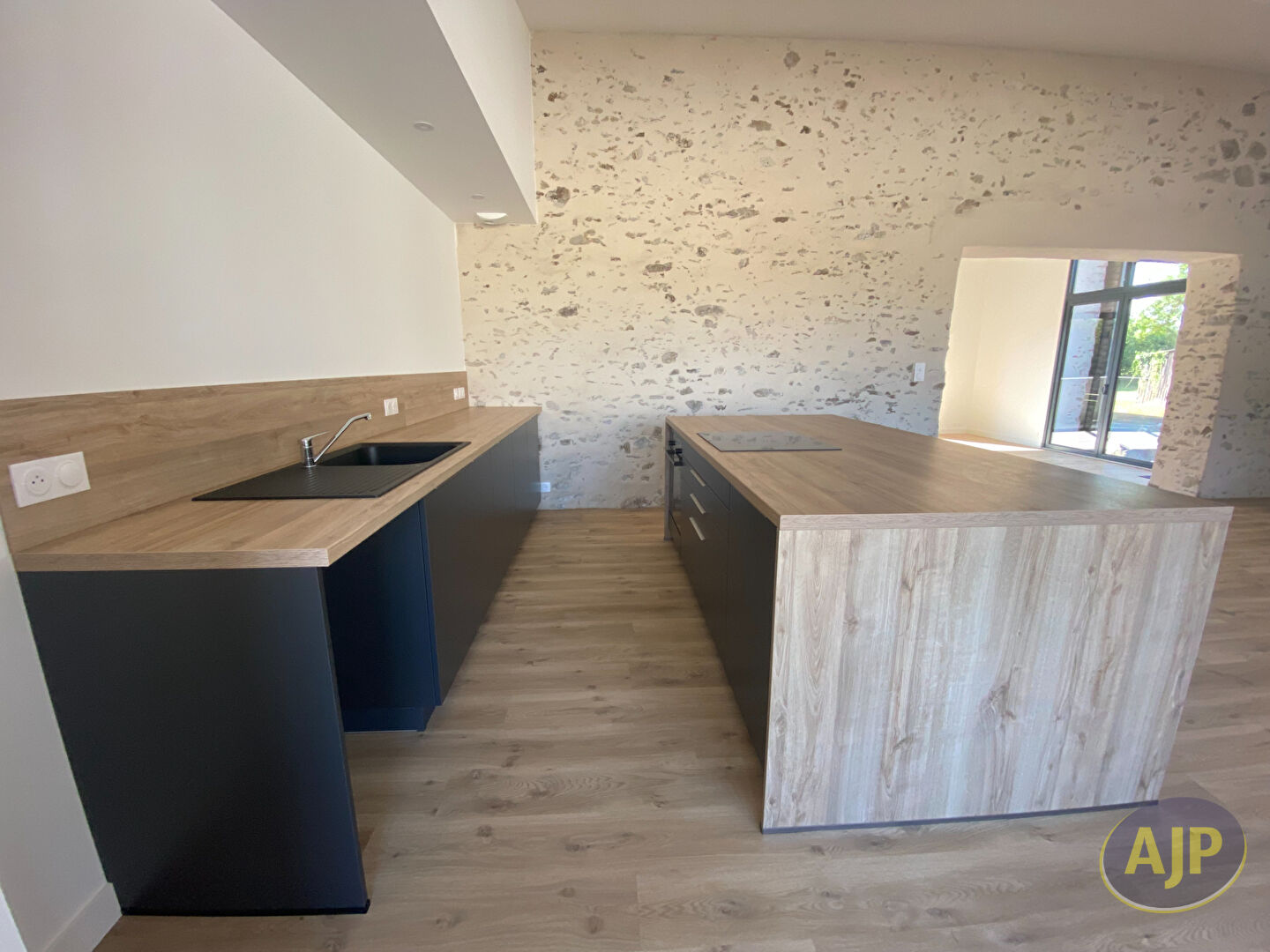 Maison T4 - CORCUE SUR LOGNE - photo 4