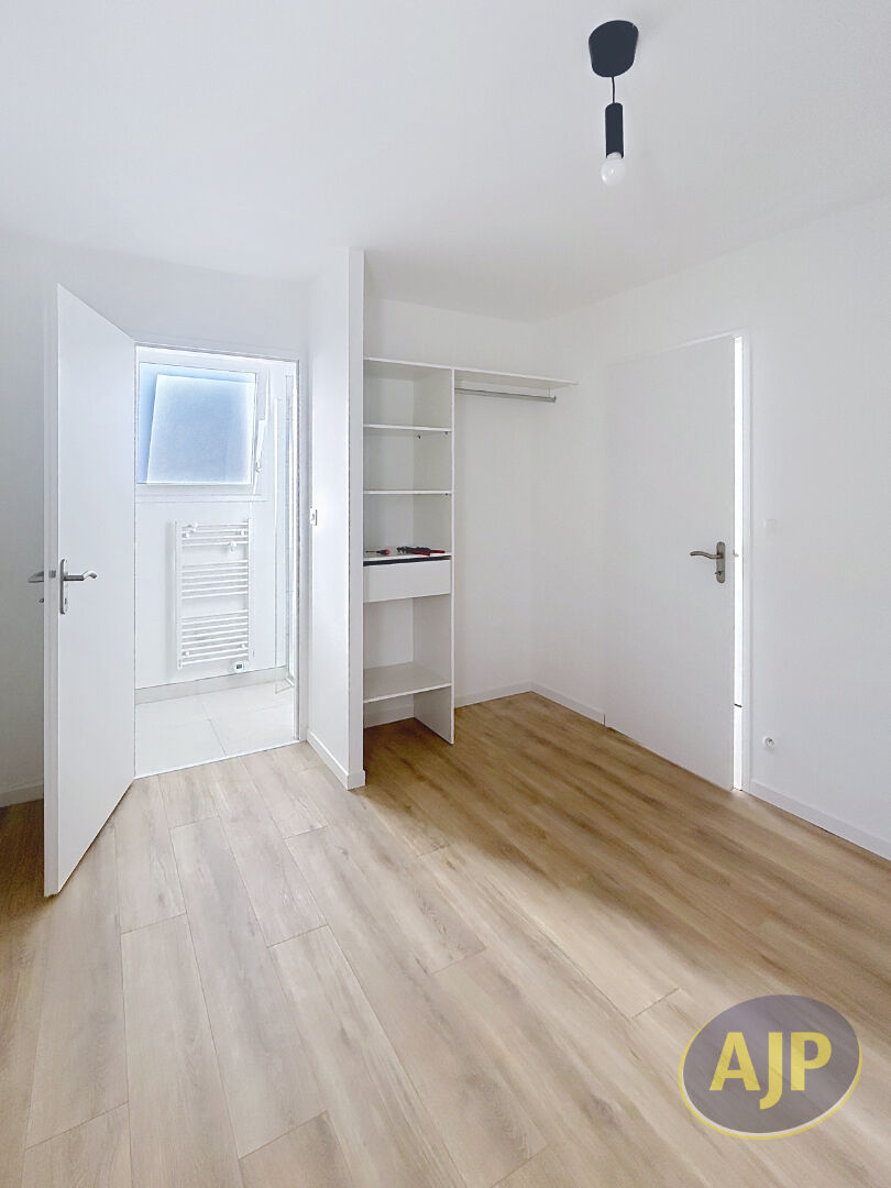 MAISON 3 CHAMBRES - GENESTON - photo 5