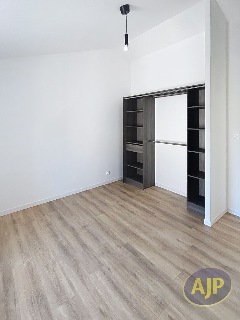 MAISON 3 CHAMBRES - GENESTON - photo 9