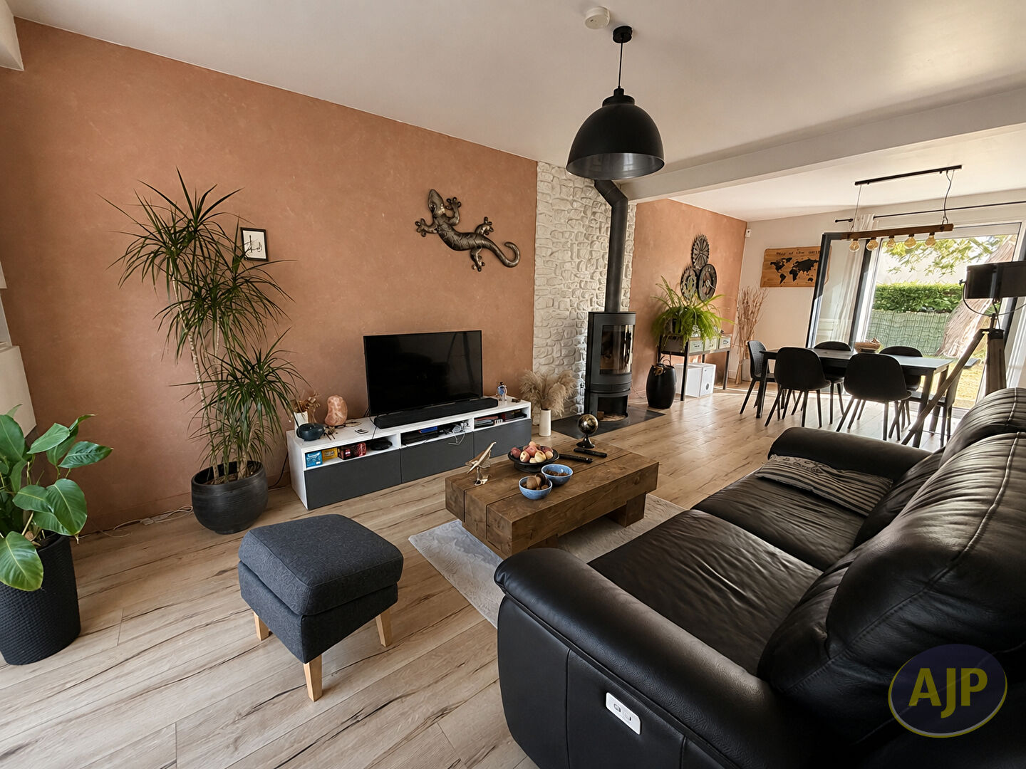 Maison proche bourg - photo 1