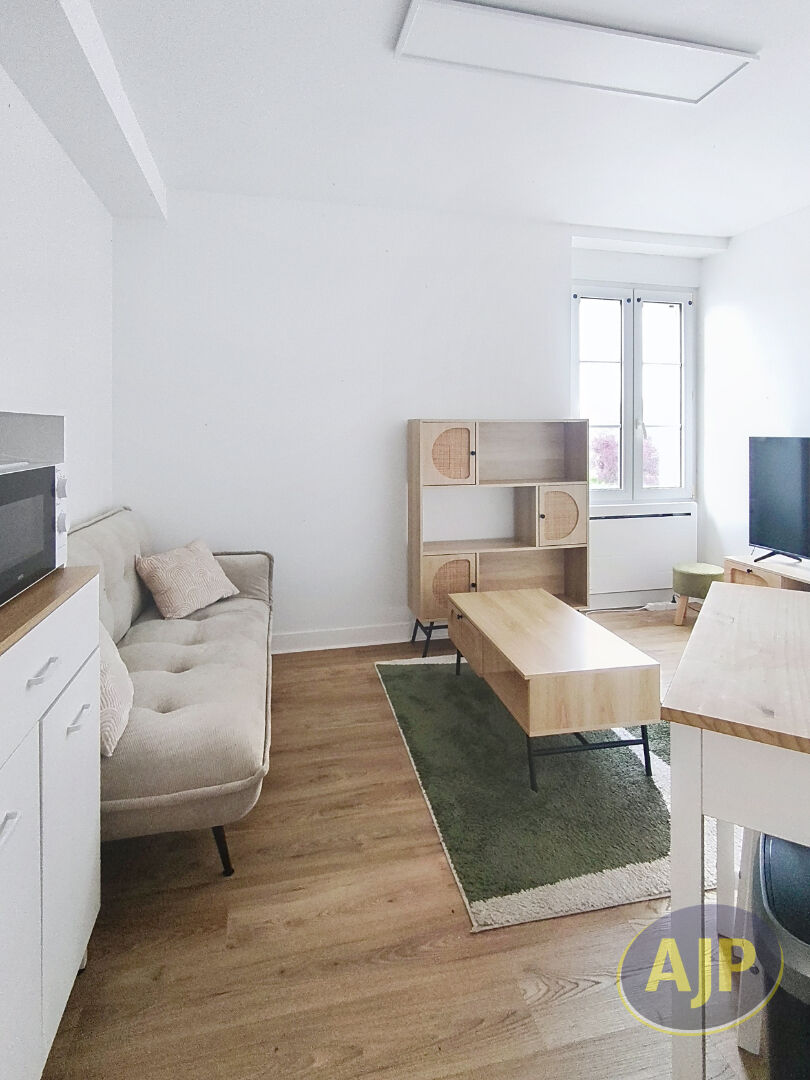 Appartement 1 Chambre - SEGREE - photo 1