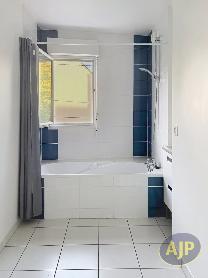 T3 2 Chambres ST HERBLAIN BOURG - photo 7