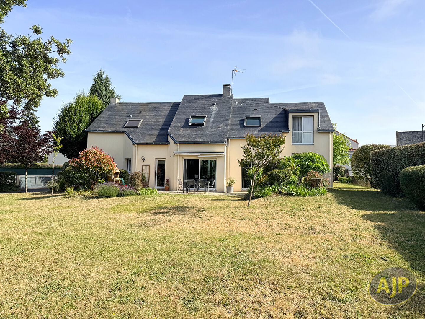 VASTE MAISON  ST HERBLAIN BOURG - photo 1