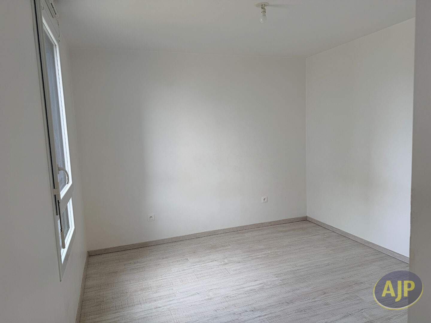 GRAND T2 2015 ST HERBLAIN - photo 8