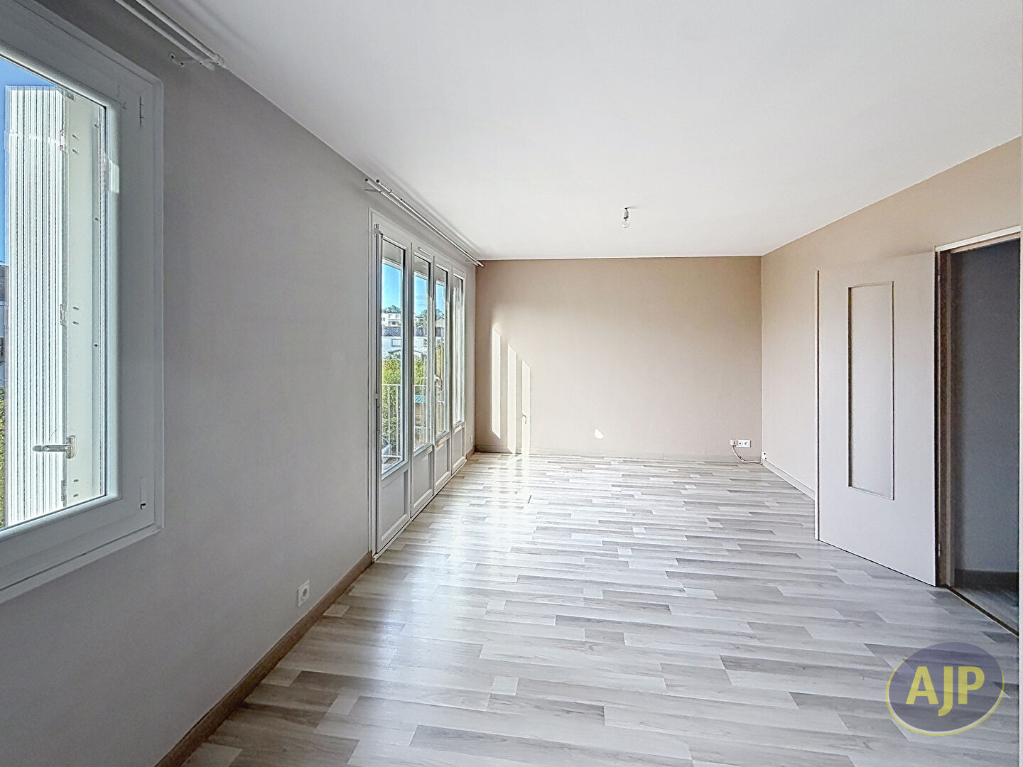 T2 DERNIER ETAGE ST HERBLAIN - photo 3