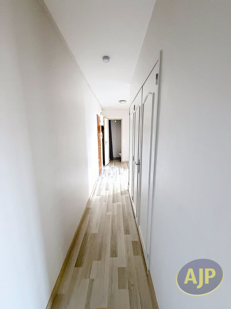 T2 DERNIER ETAGE ST HERBLAIN - photo 7