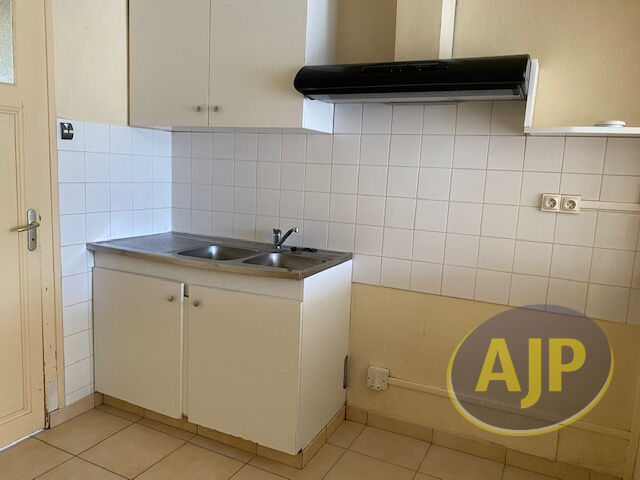 A LOUER - SAINT JULIEN DE CONCELLES - Maison T2 - photo 4