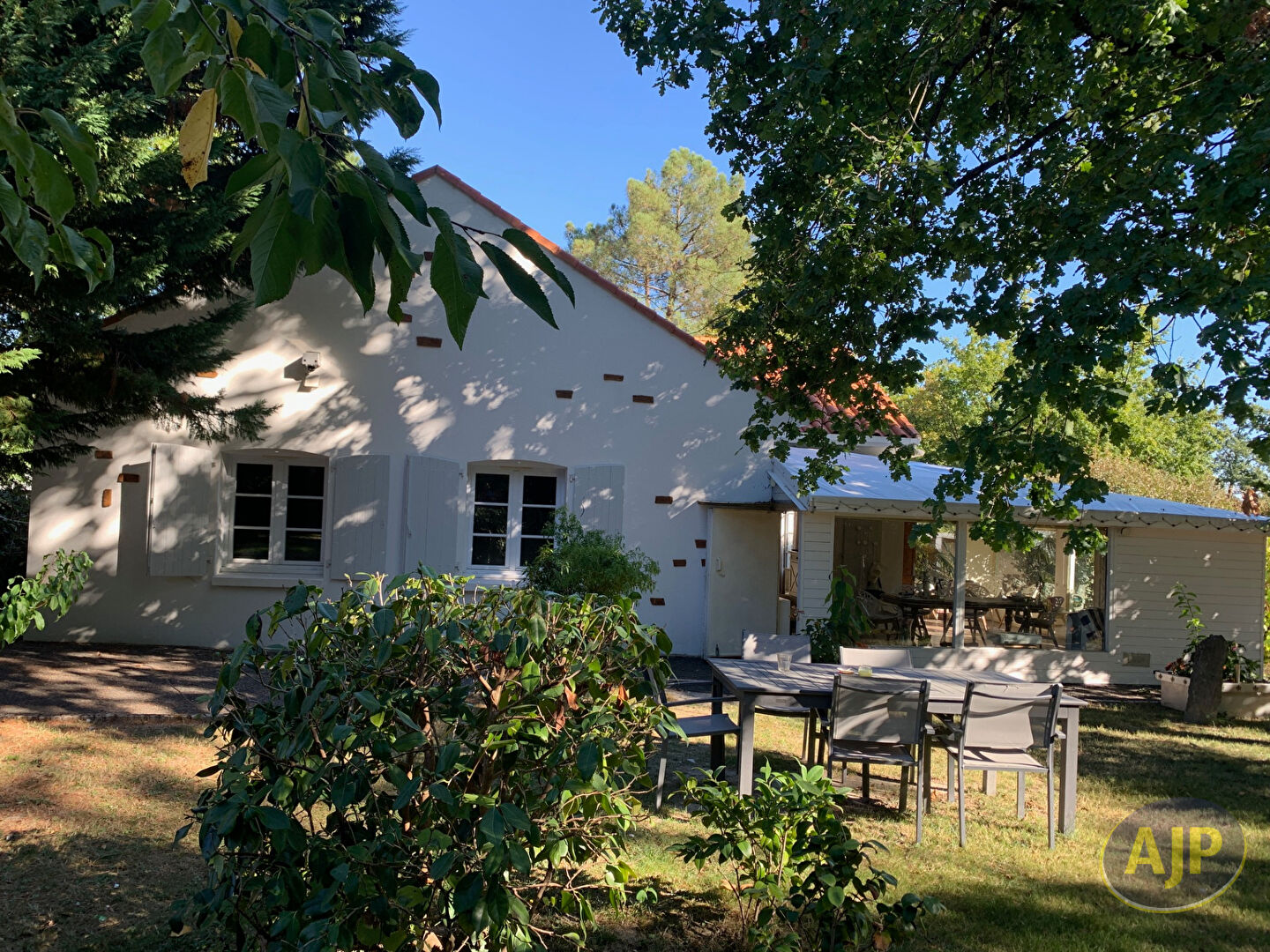 VERTOU, propriété 7 pièces sur 1413 m² de terrain - photo 2