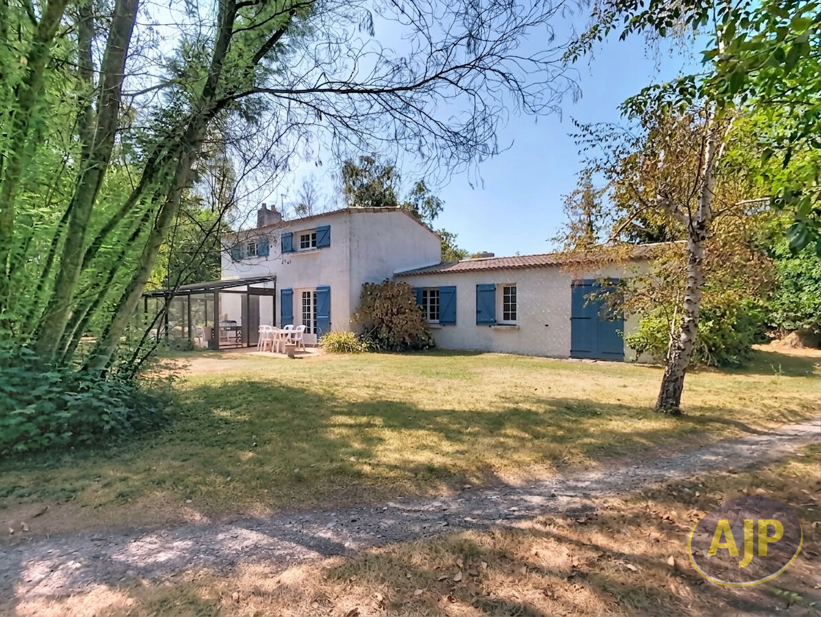 Maison Vieillevigne 9 pièces 6 chambres - photo 1