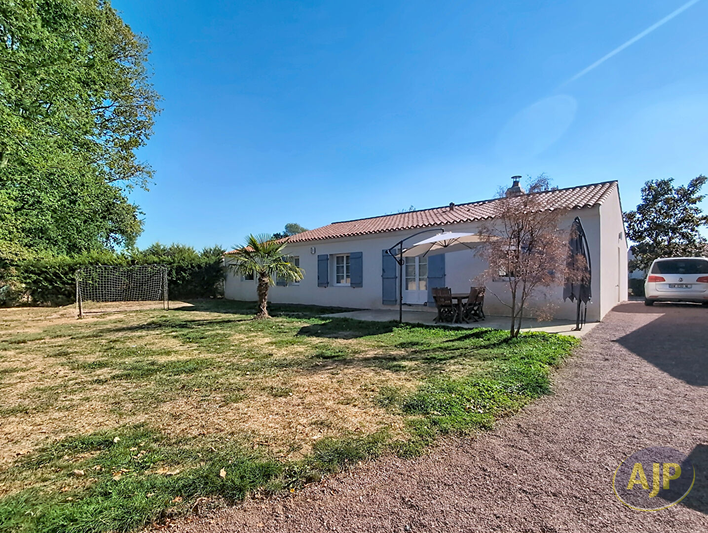 Maison contemporaine de plain-pied au calme, proche des commodités ! - photo 1