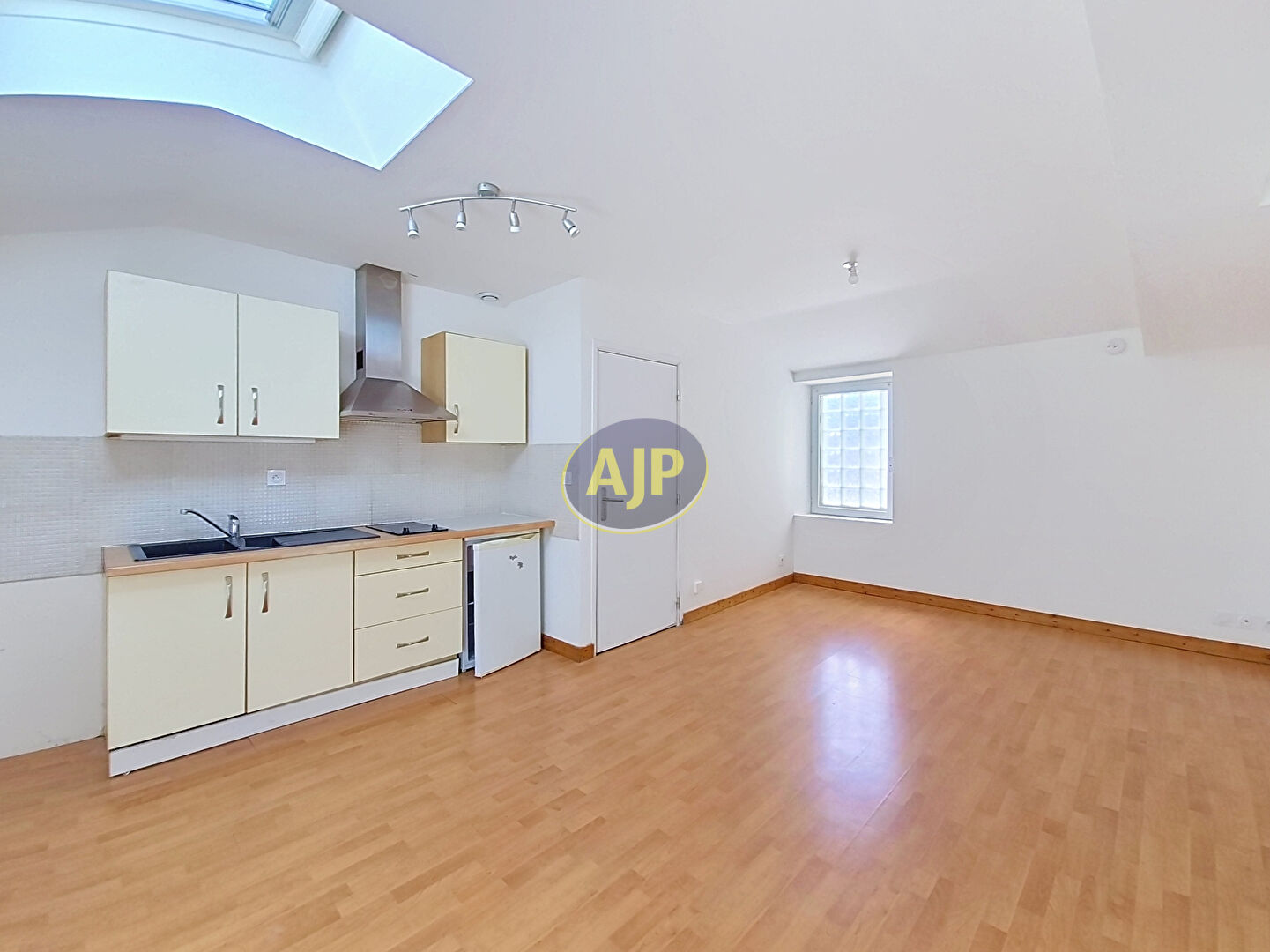 Appartement T2 Centre-ville de Pornic - photo 2