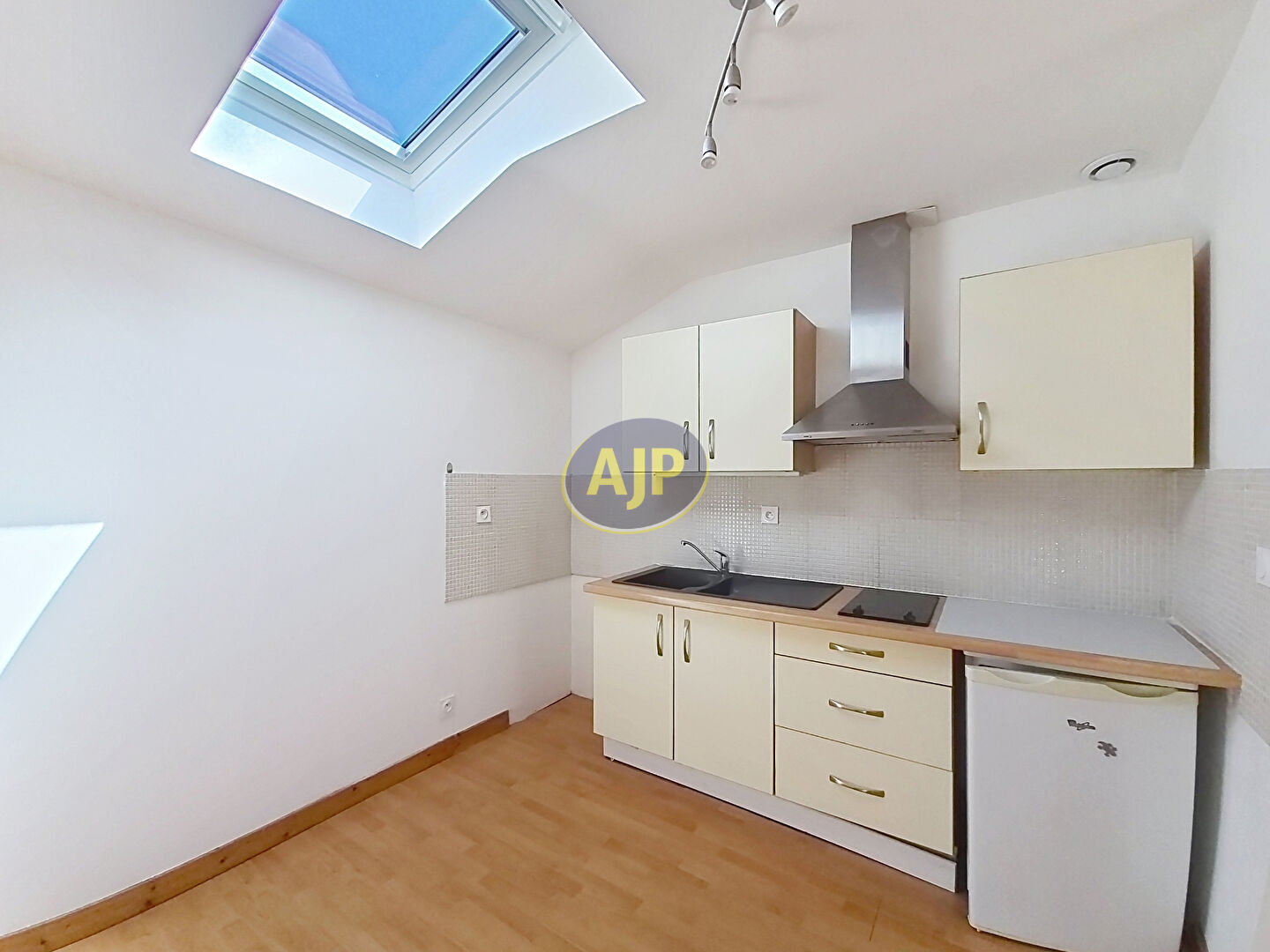 Appartement T2 Centre-ville de Pornic - photo 3