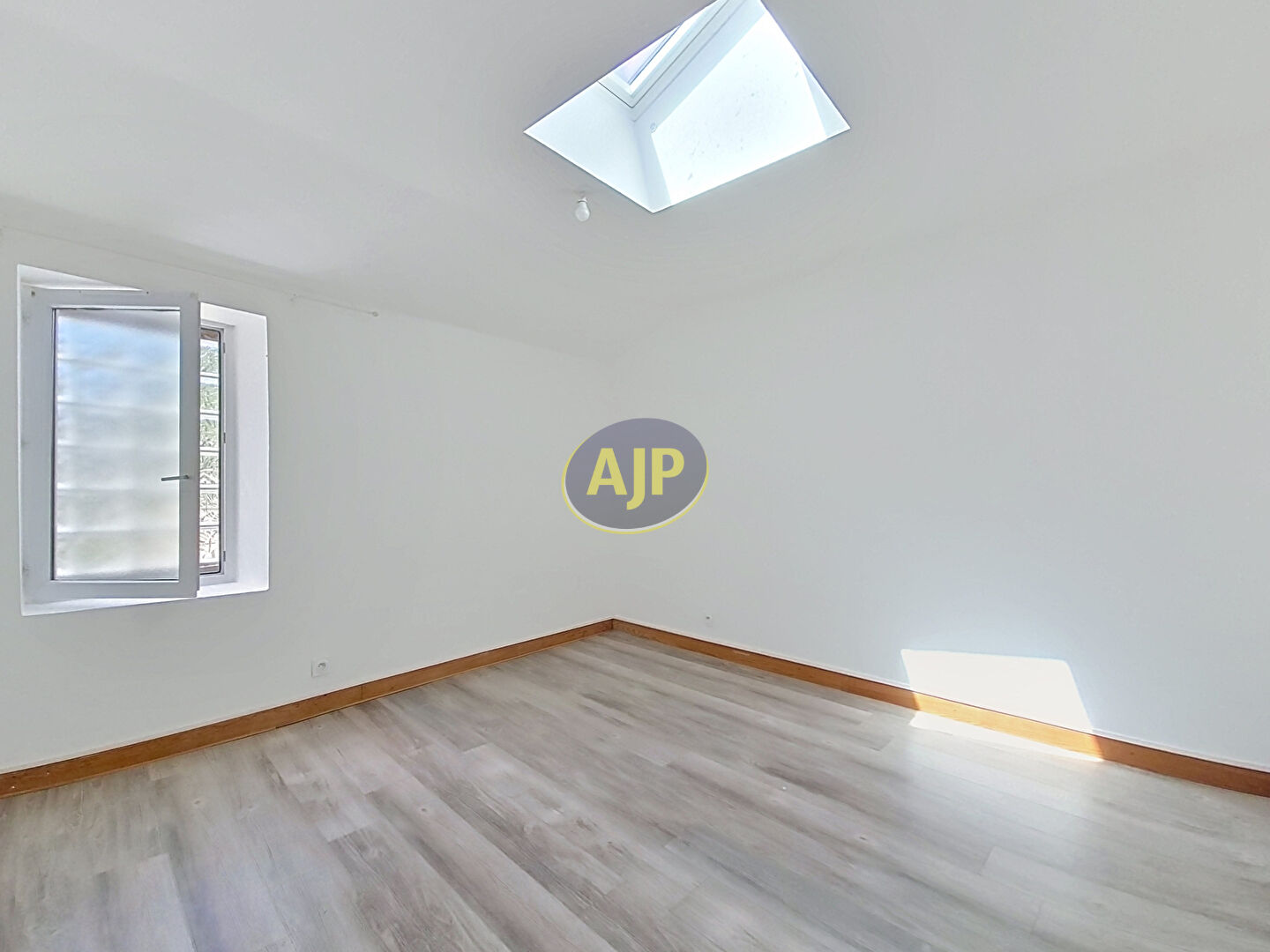 Appartement T2 Centre-ville de Pornic - photo 4