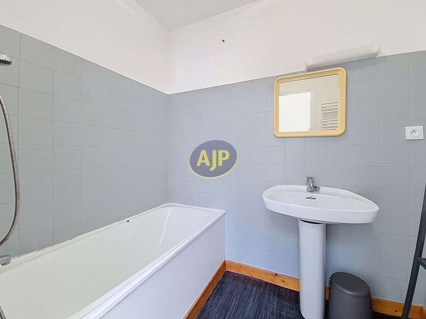 Appartement T2 Centre-ville de Pornic - photo 5