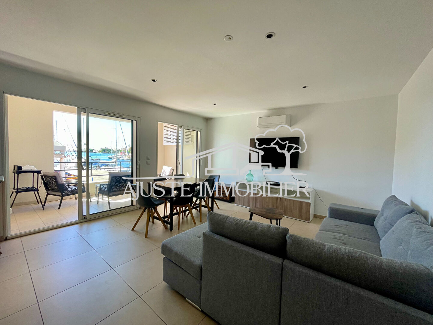 Photo Appartement T2 de 60 M2 vue sur le Port image 3/6