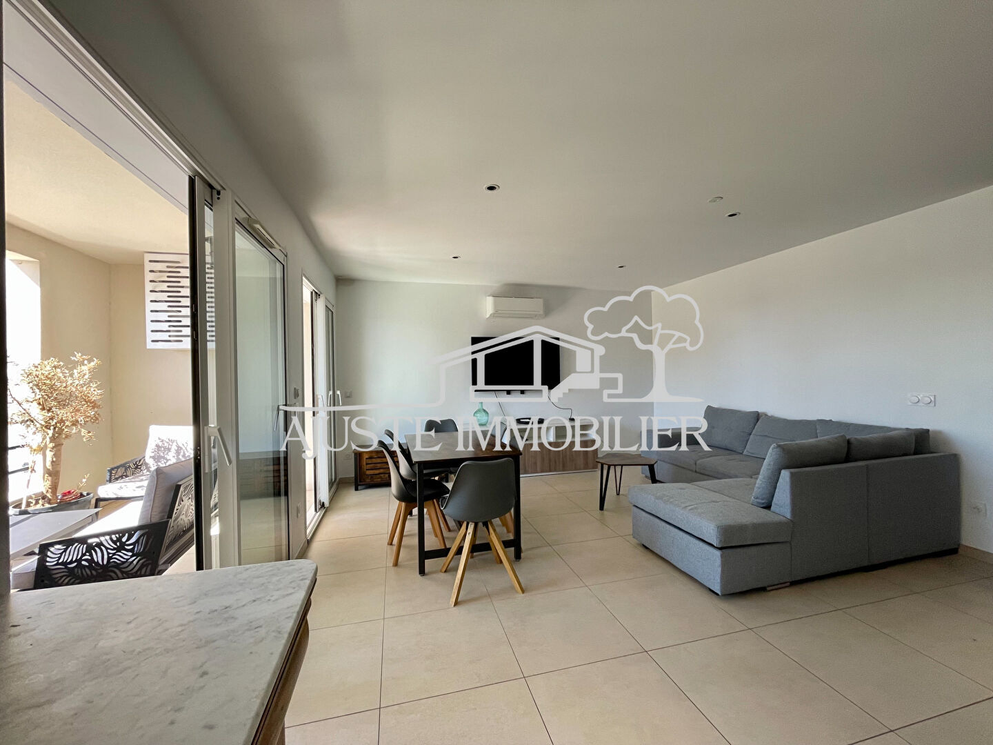 Photo Appartement T2 de 60 M2 vue sur le Port image 4/6