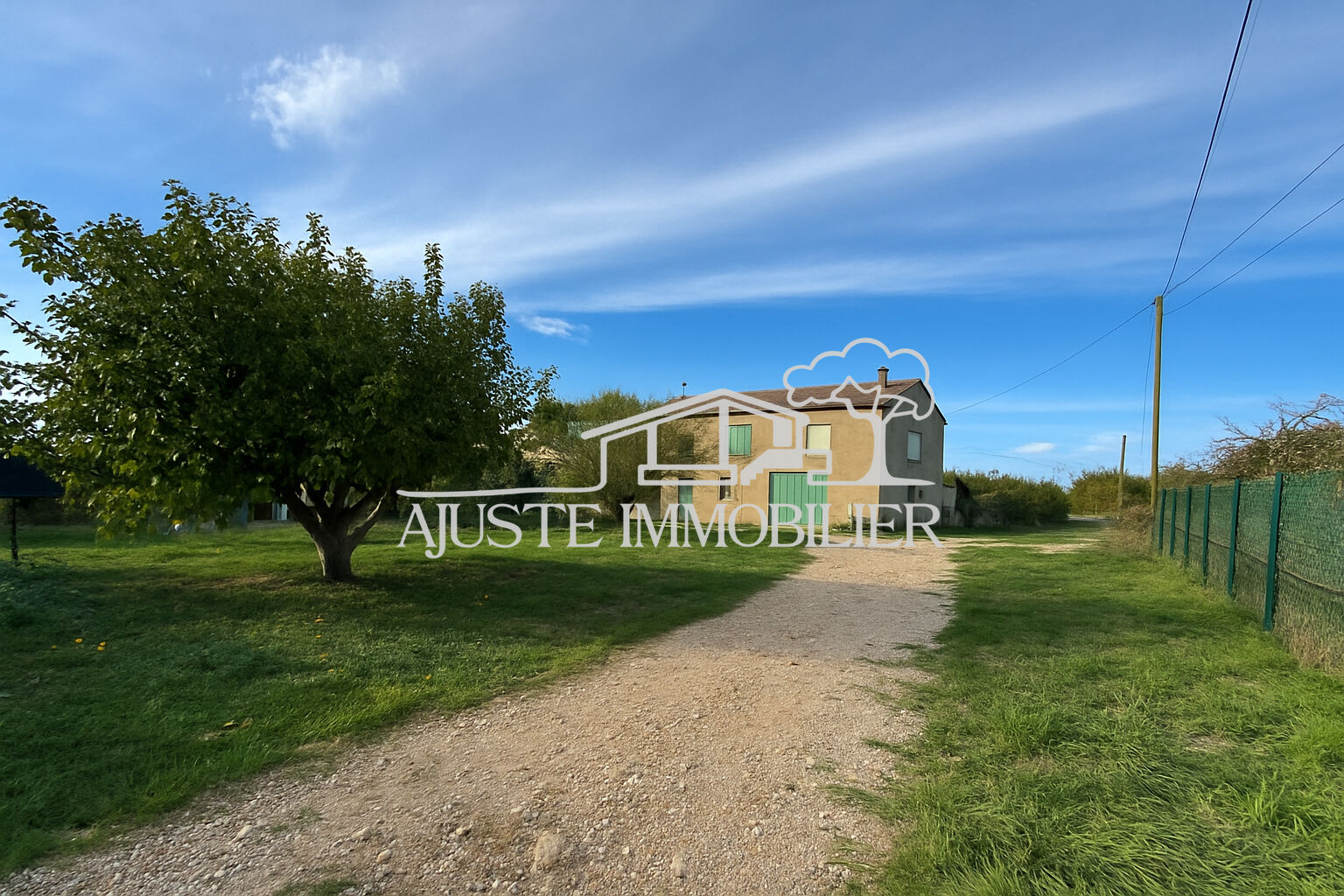 Maison individuelle sur grande parcelle au calme absolu.