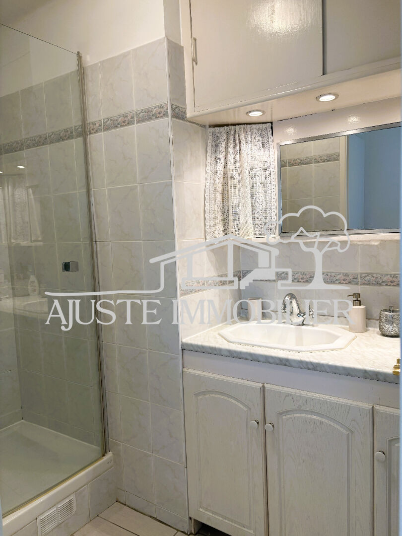 Photo Appartement Marseille 3 pièce(s) 49 m2 image 4/4