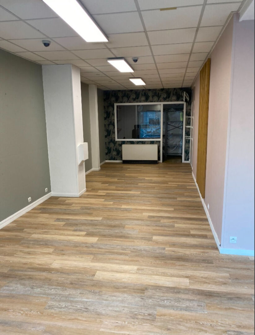 Photo 08 RETHEL LOCAL COMMERCIAL image 3/6