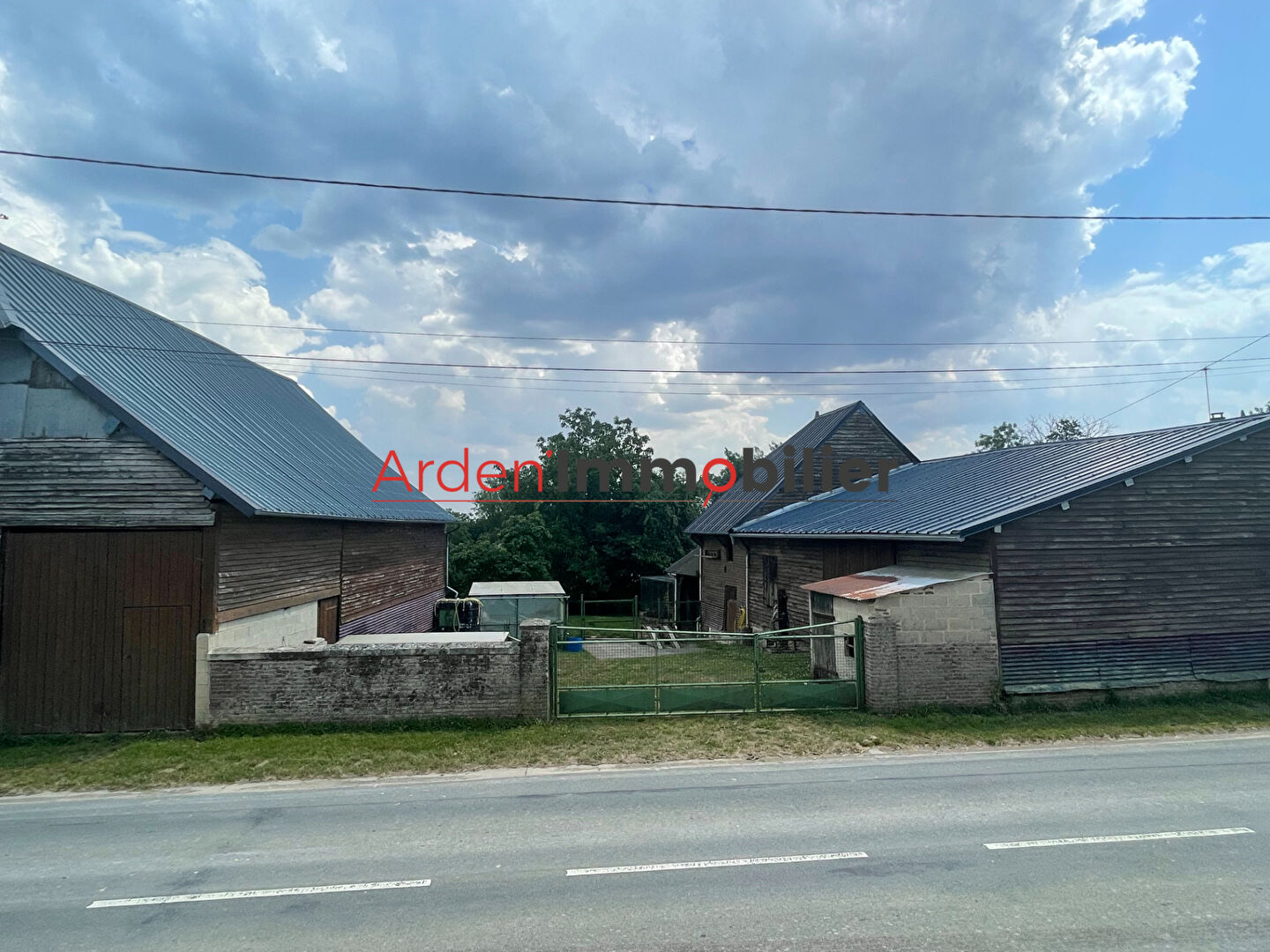 Photo À vendre 2 Granges sur le secteur de Rocquigny image 1/5