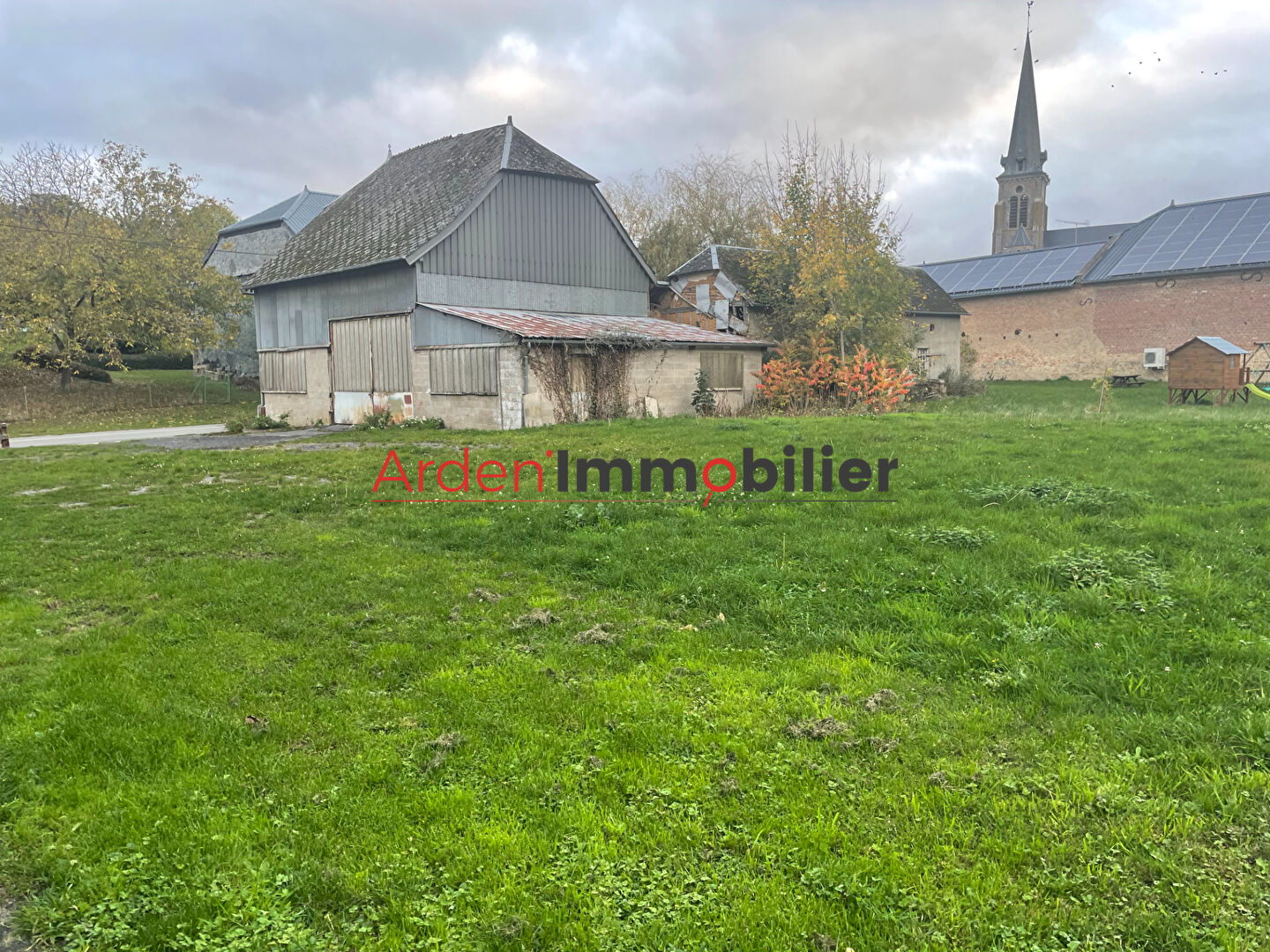 À vendre : Grange spacieuse à Remaucourt