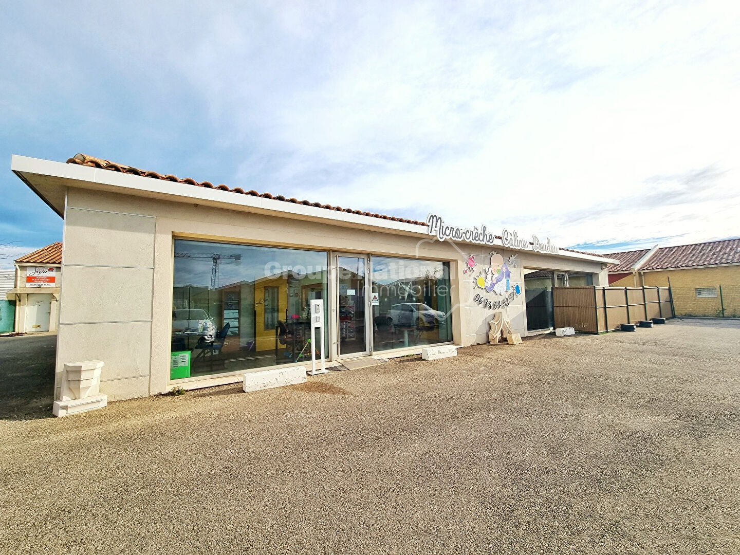 Photo Local commercial (180m²) - Miramas image 1/6